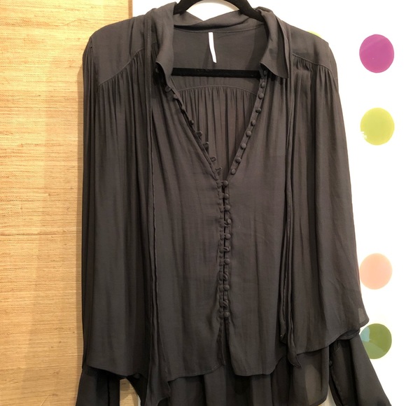 Flowy long sleeve button down and neck tie - Picture 2 of 3